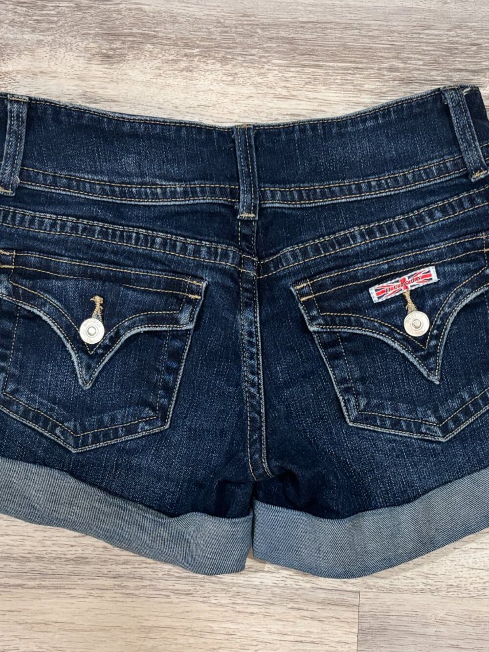 Hudson Jeans Denim Shorts Women’s Size 25 Dark Wash Cuffed Low Rise